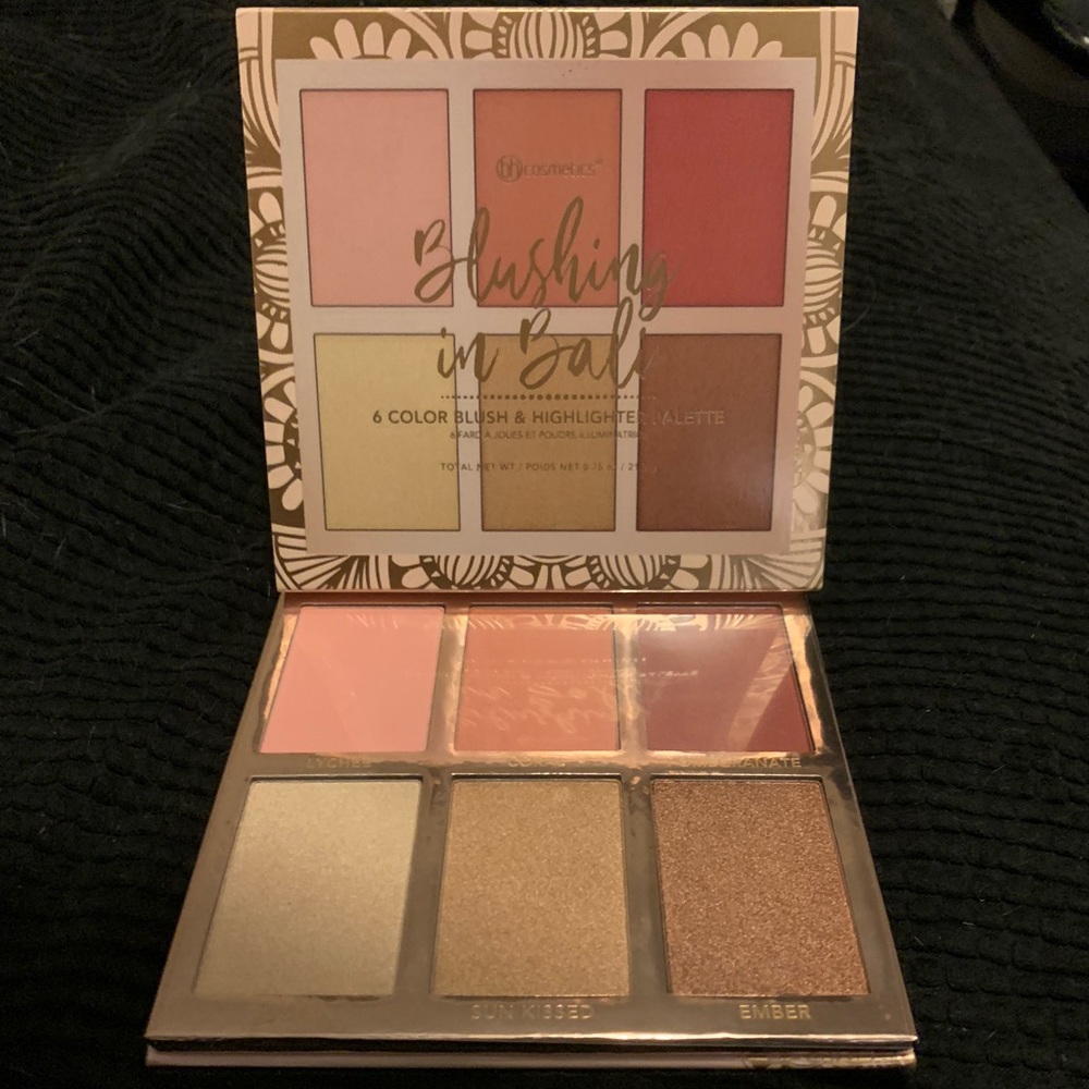 BH Cosmetics Blushing in Bali palette - New in Box